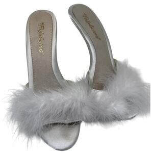 Fabulicious 5" heels Womens White Fluffy Open Toe Platform Shoes Size 9 Flawed